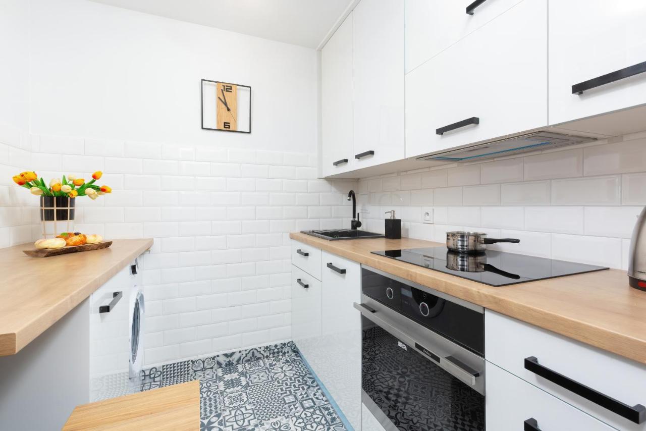 Metro Marymont Apartment By Noclegi Renters وارسو المظهر الخارجي الصورة